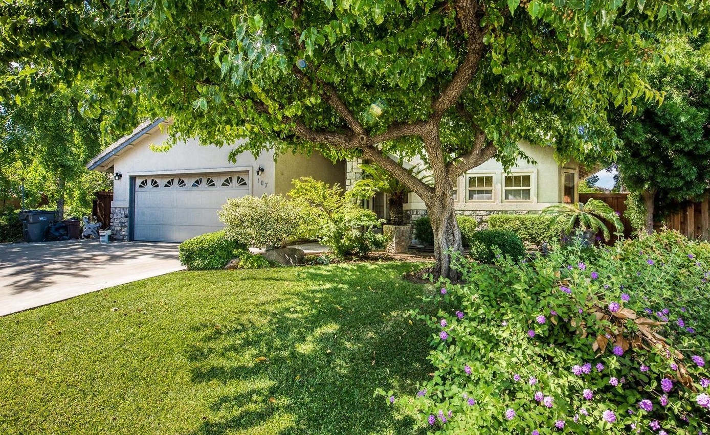 107 Orchard Ln, Winters, CA 95694