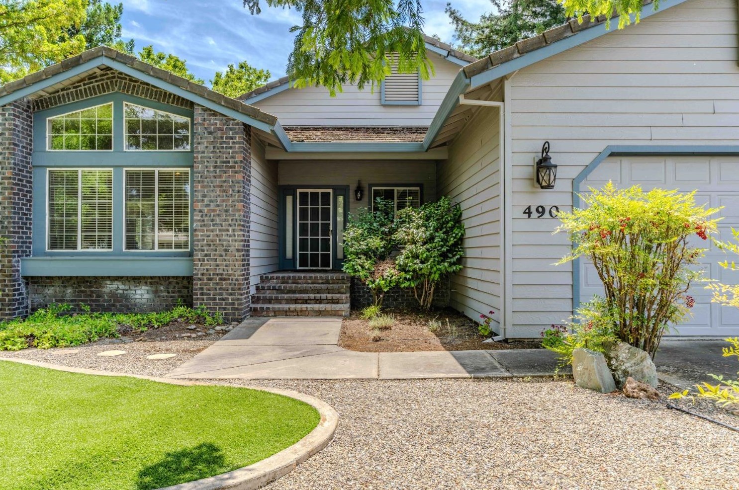 490 La Contenta Dr, Valley Springs, CA 95252
