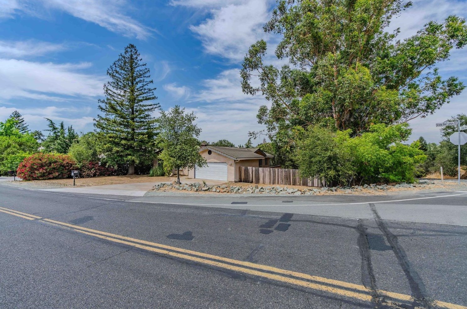 2549 Vista Del Lago Dr, Valley Springs, CA 95252