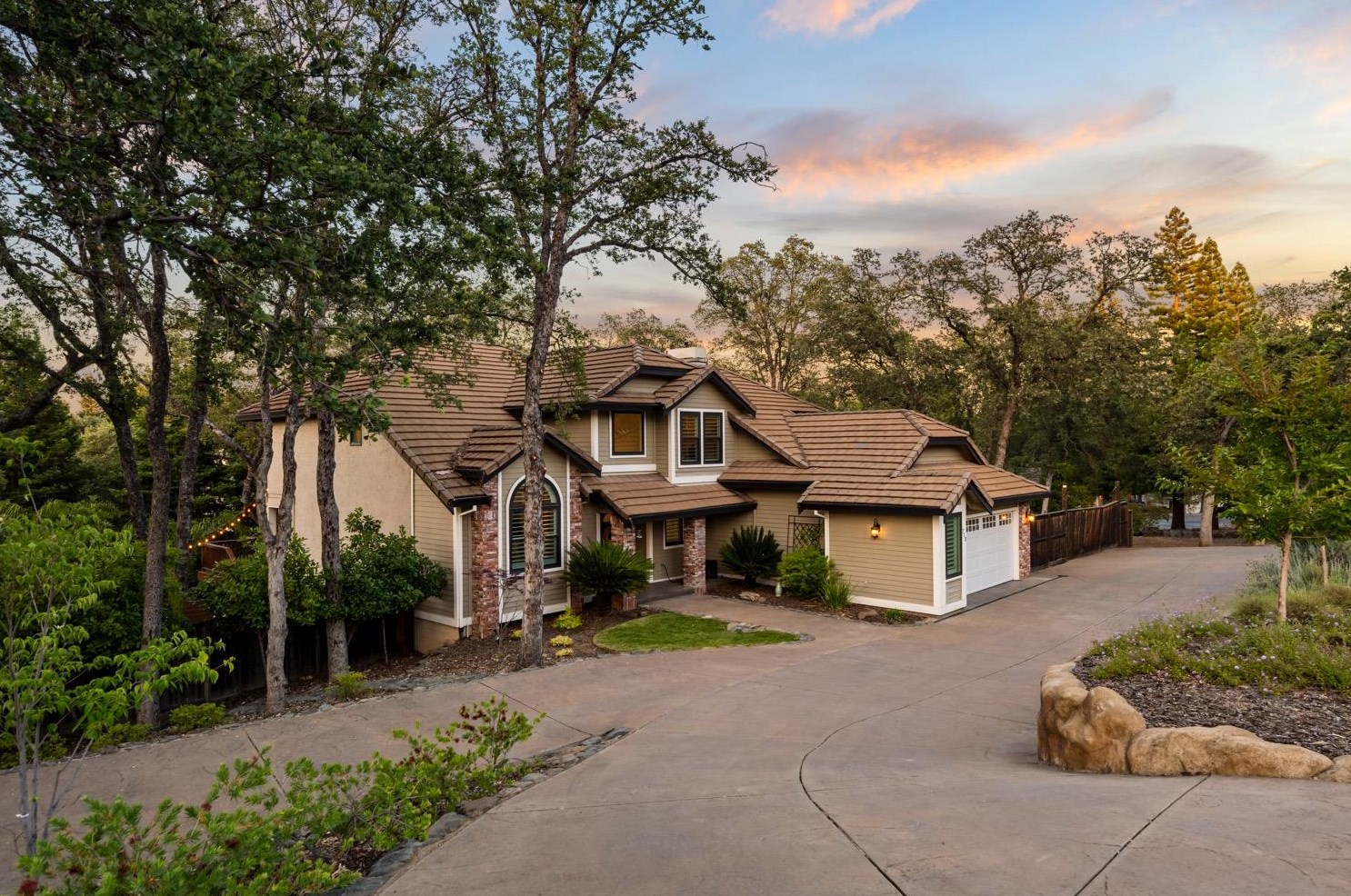 773 Lakecrest Dr, Folsom, CA 95762