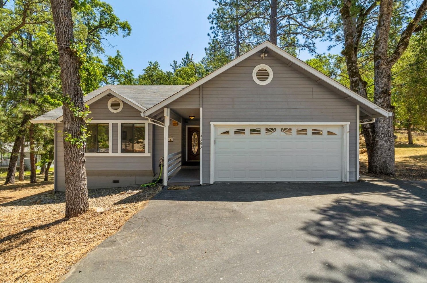 19303 Ferretti Rd, Groveland, CA 95321