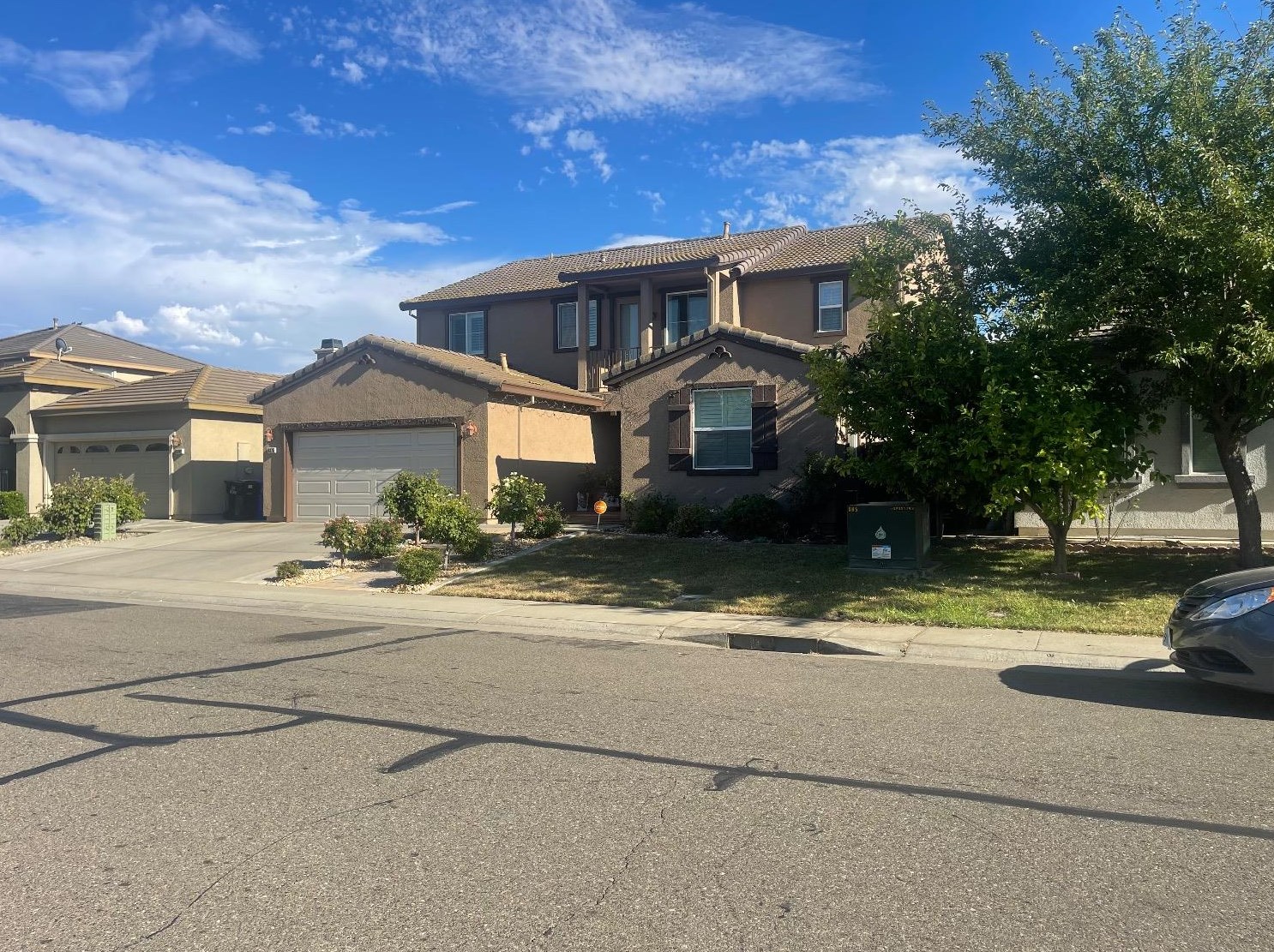 8376 Dandelion Dr, Elk Grove, CA 95757