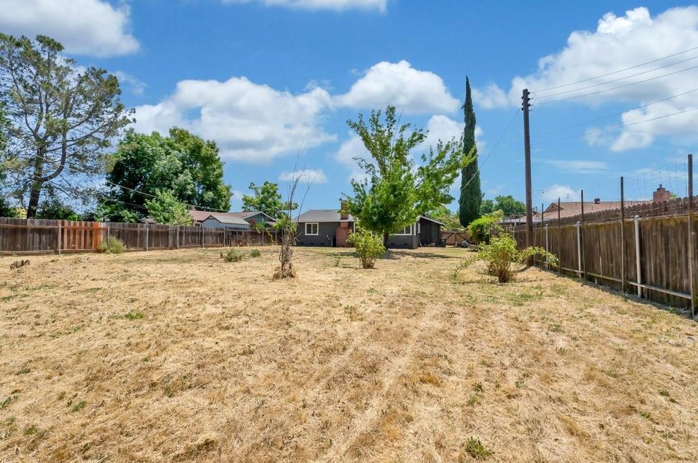 10487 Ambassador Dr, Rancho Cordova CA  95670-2278 exterior