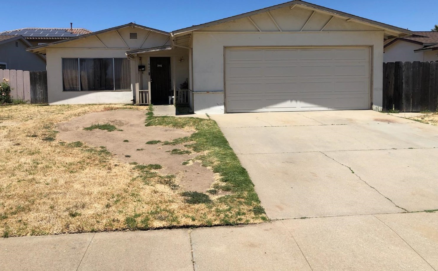 1667 Siskiyou Dr, Salinas, CA 93906