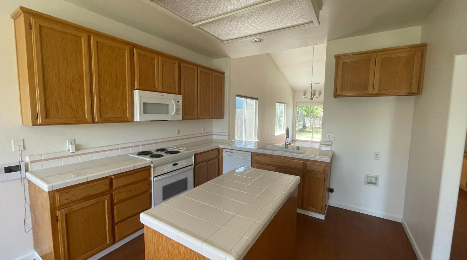 259 Hartford Dr, Lodi, CA 95240-7895