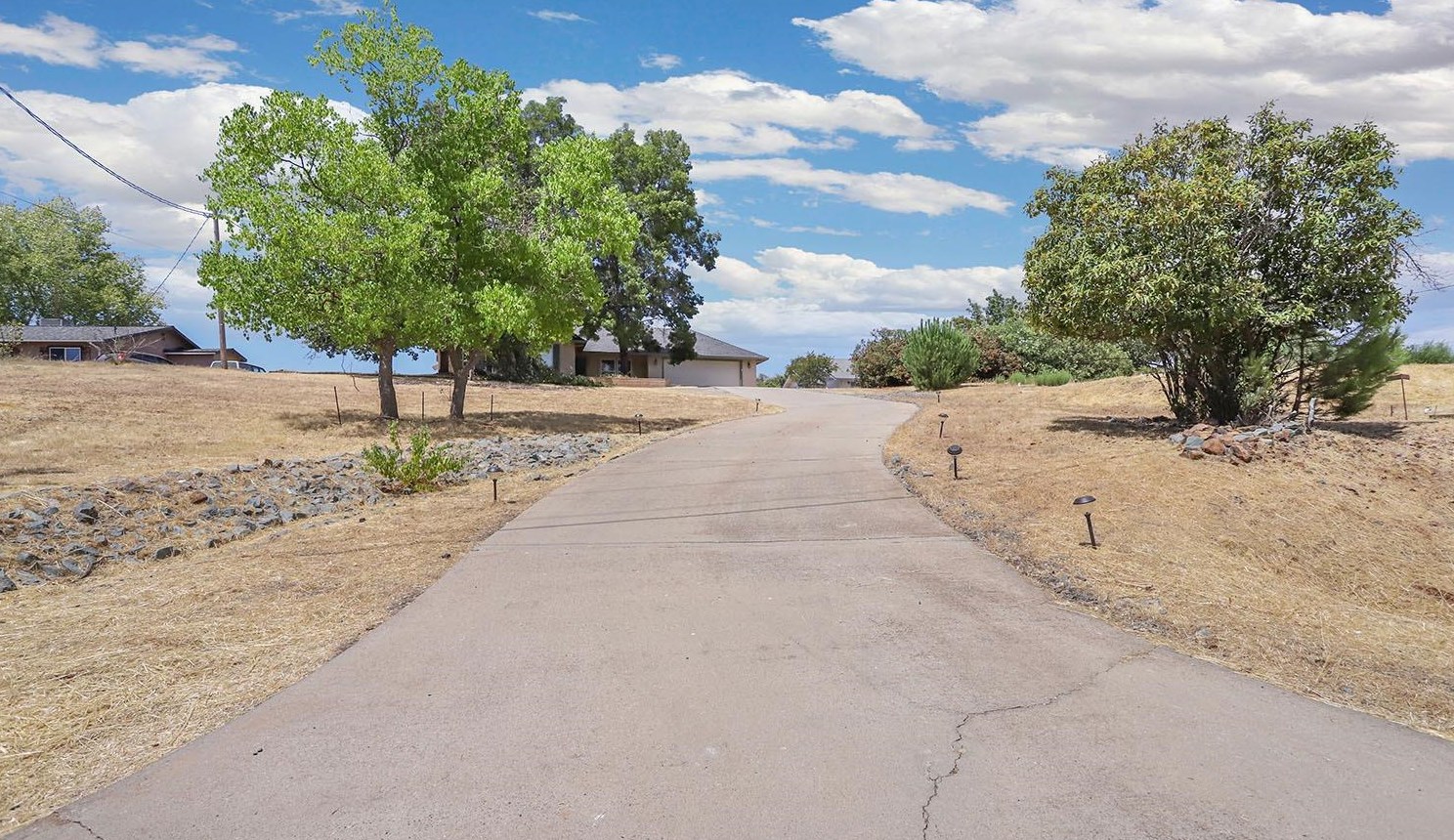 6758 Baldwin St, Valley Springs, CA 95252