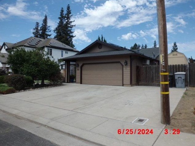 1748 Brennan Ave, Escalon, CA 95320