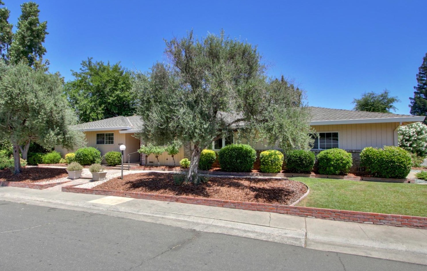 4918 Schuyler Dr, Carmichael, CA 95608