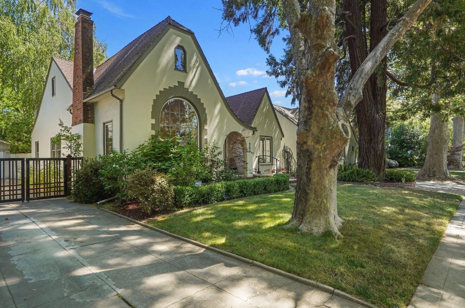 2509 7th Ave, Sacramento, CA 95818-3913