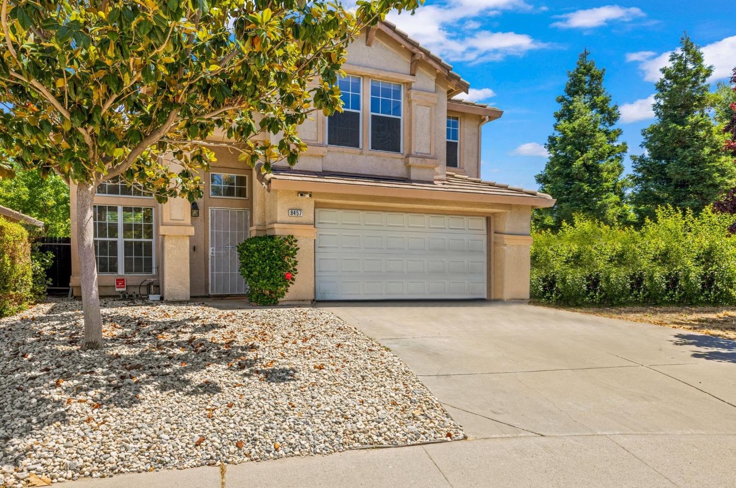 8457 Ardelle Way, Elk Grove, CA 95624