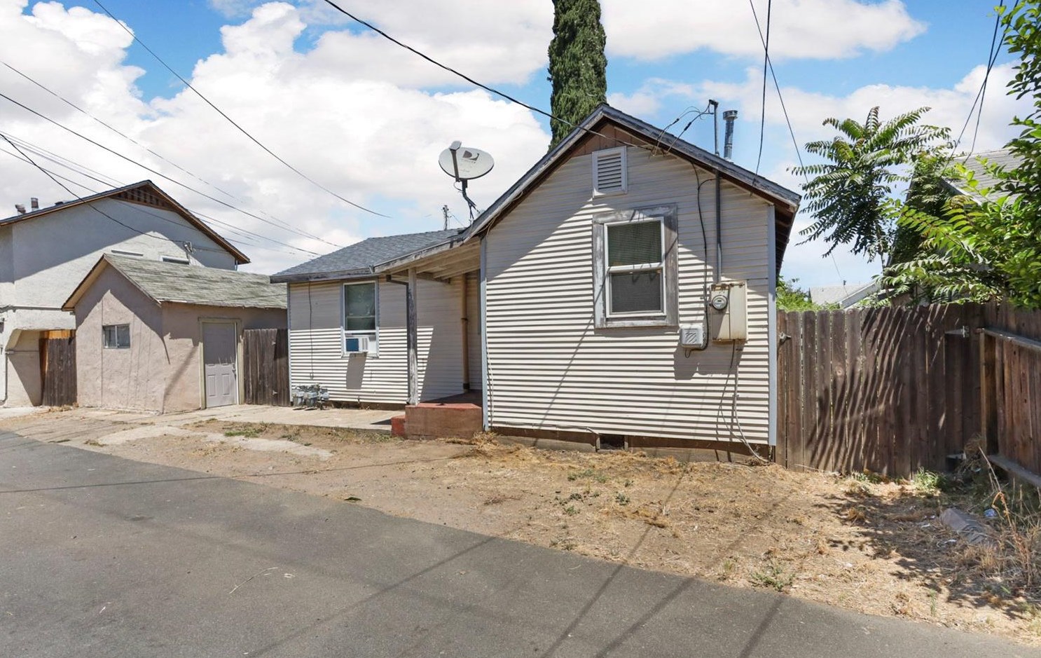 516 Elm St, Lodi, CA 95240-2312