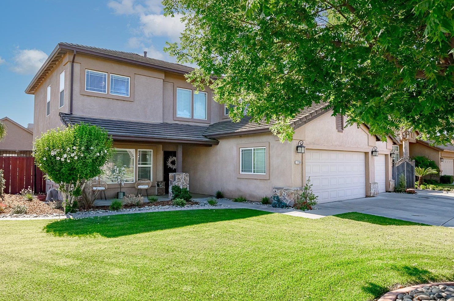1700 San Gabriel Dr, Hughson, CA 95326