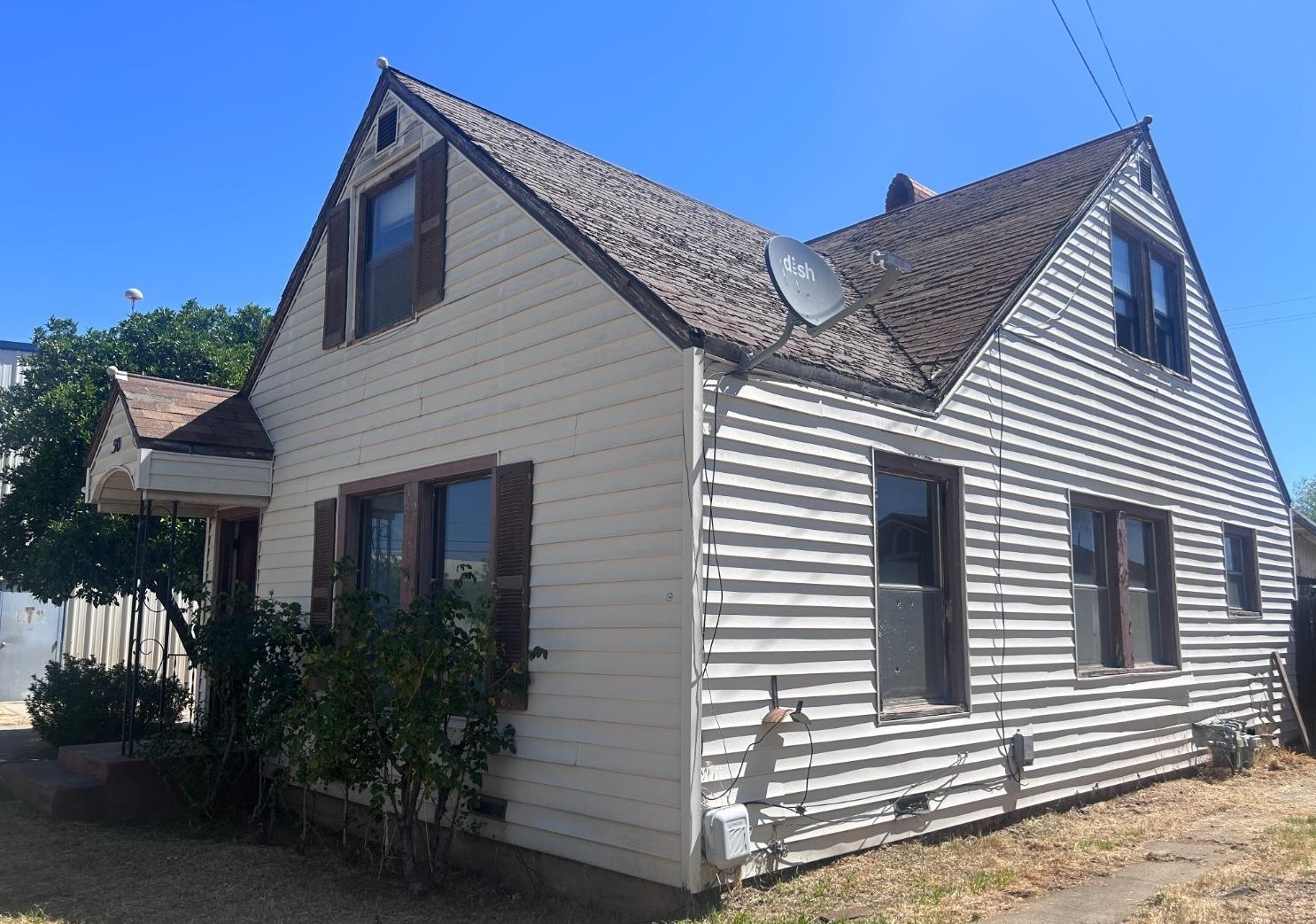 50 Cluff Ave, Lodi, CA 95240-3117