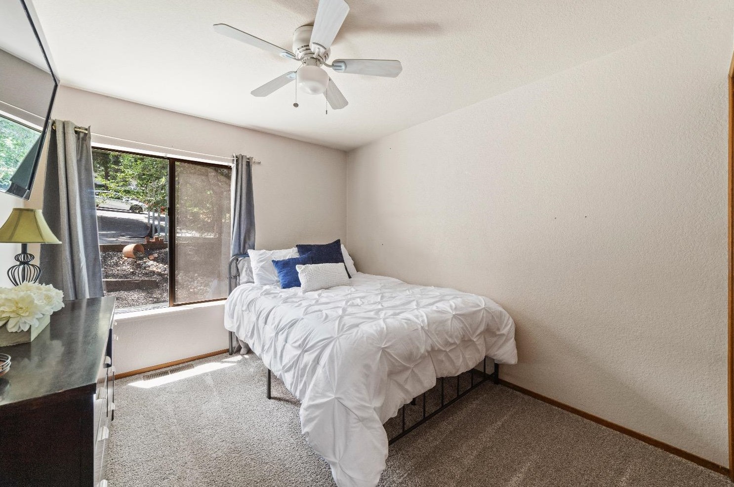 11594 Francis Dr, Grass Valley CA  95949-6675 exterior