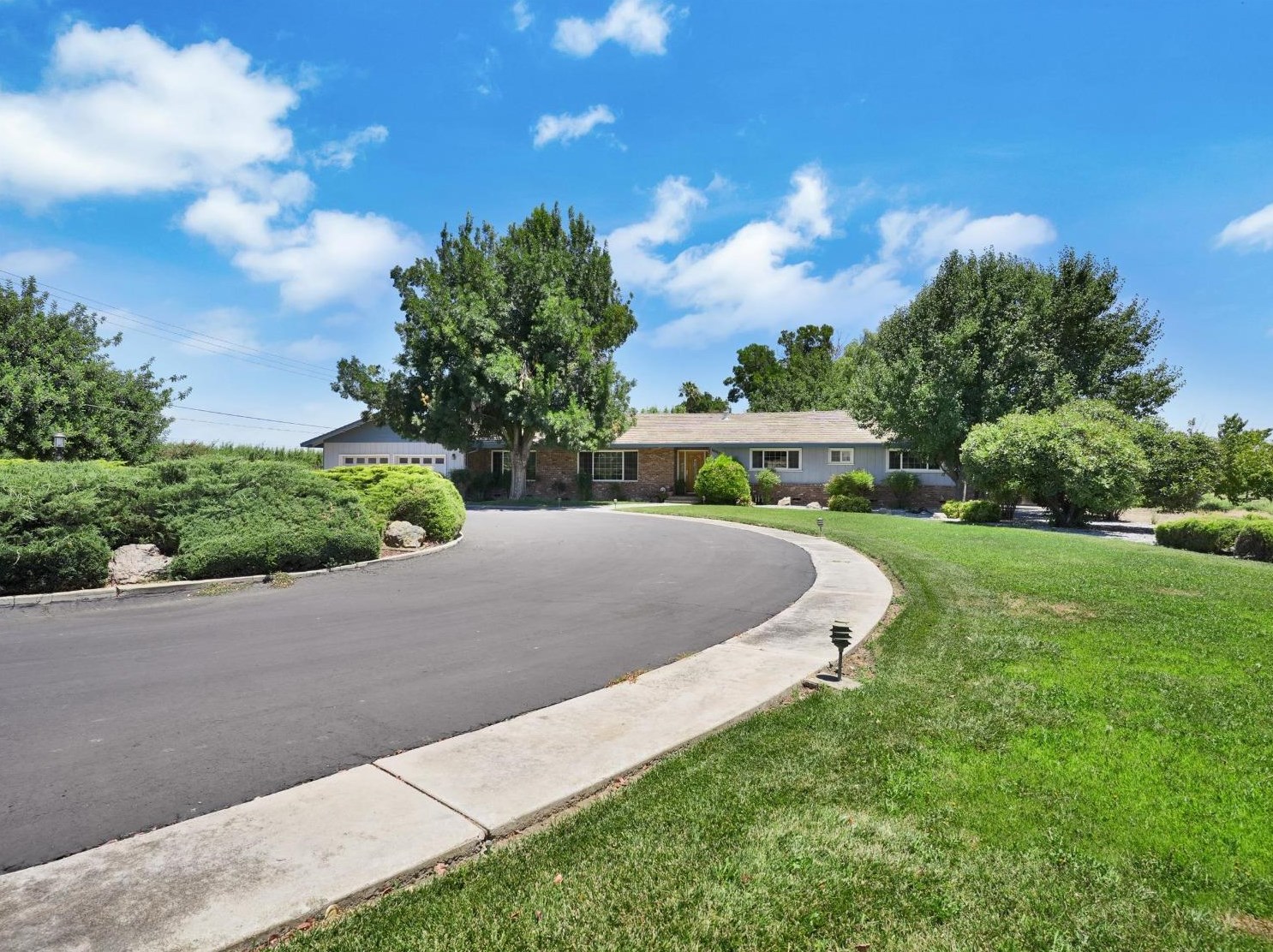 16012 Sycamore Ave, Grayson, CA 95363