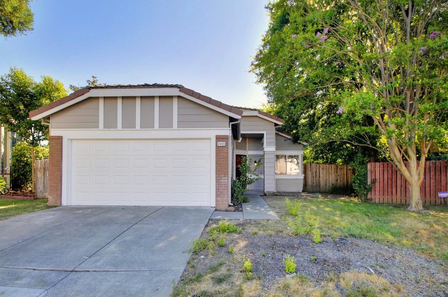 8999 Rocky Creek Ct, Elk Grove, CA 95758-5664