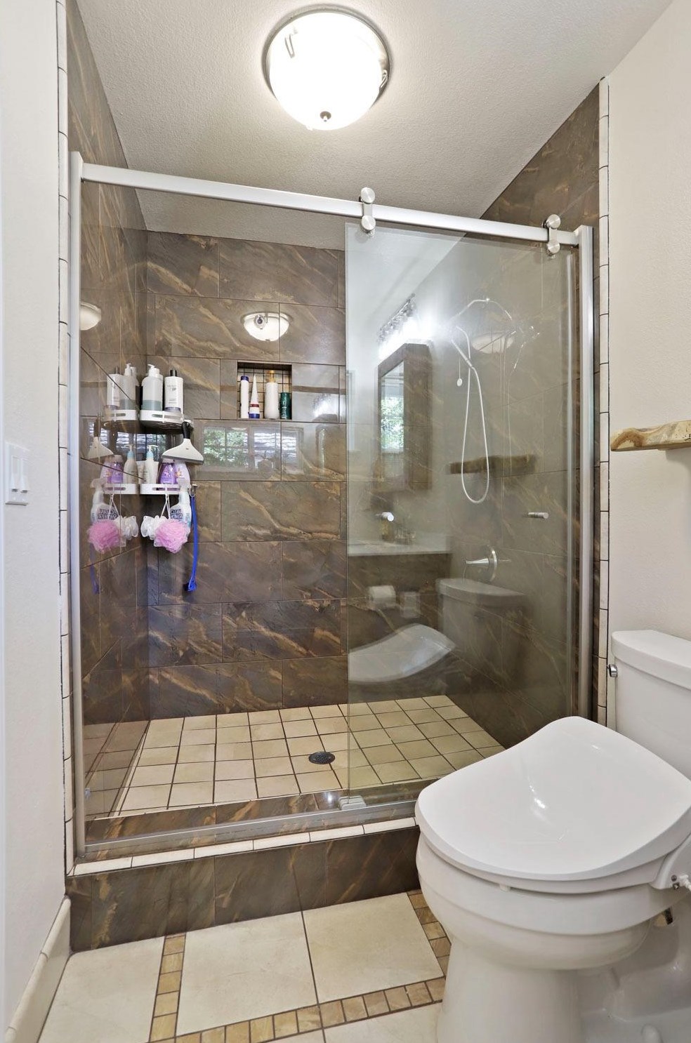 6785 Land Park Dr, Sacramento CA  95831-2879 exterior