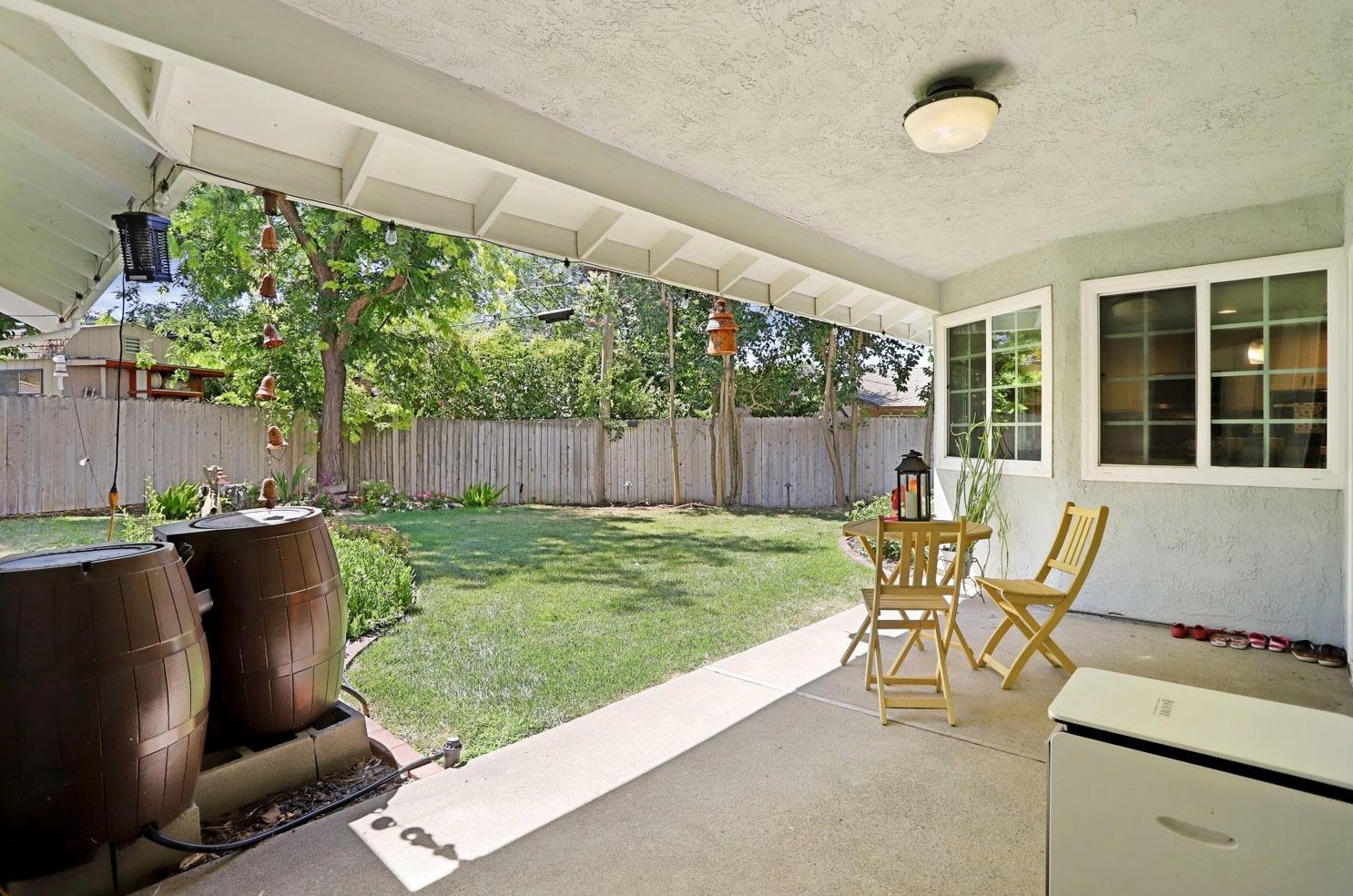6785 Land Park Dr, Sacramento CA  95831-2879 exterior