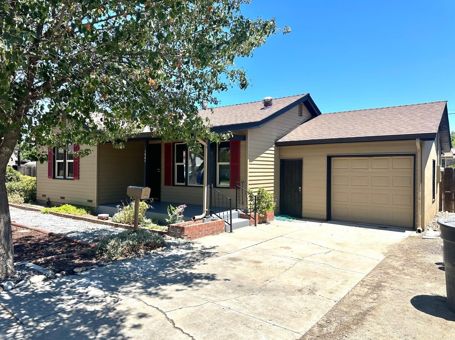 1541 Circle Ln, Newman, CA 95360