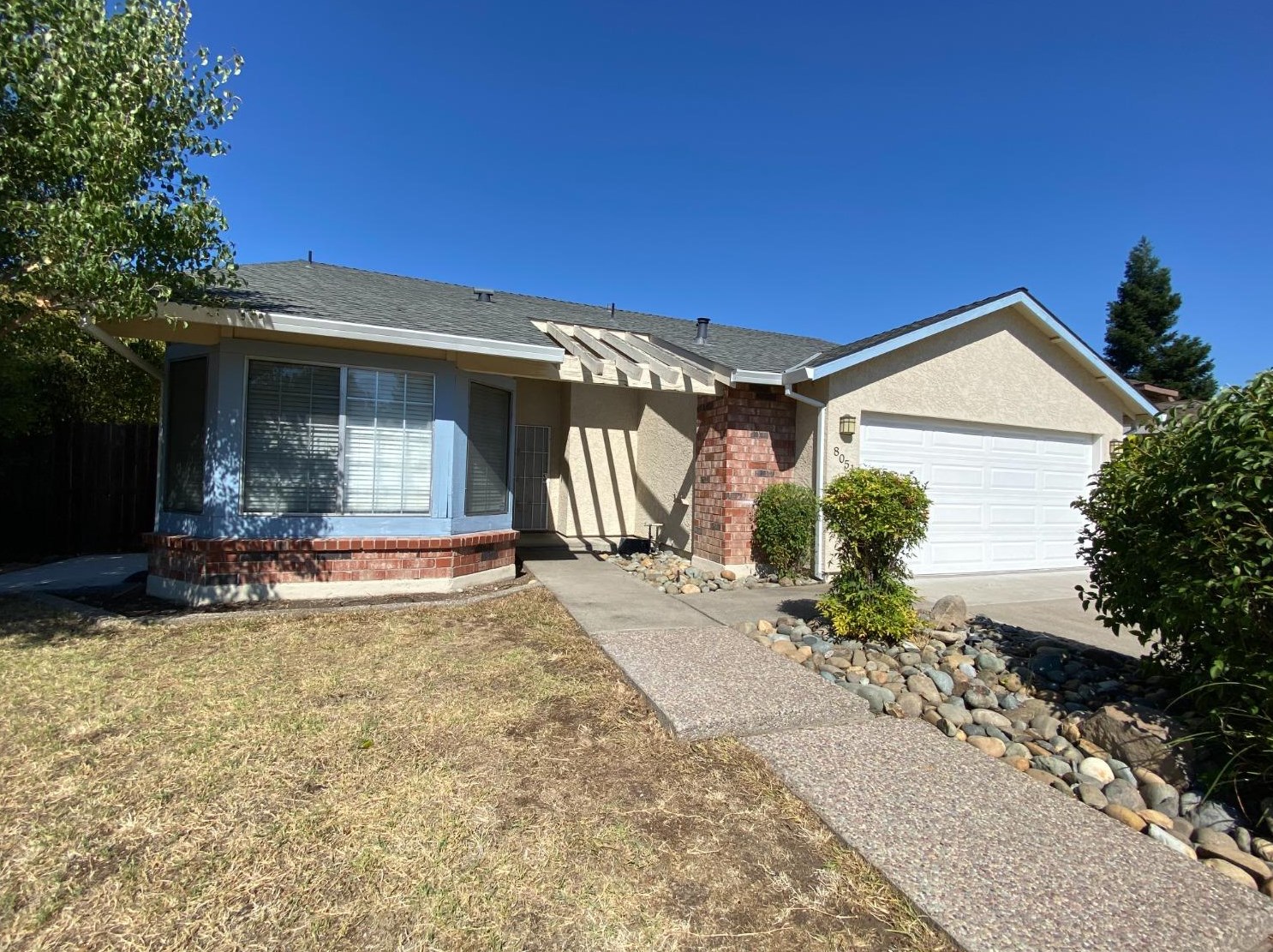 8051 Deer Lake Dr, Sacramento, CA 95823-6359