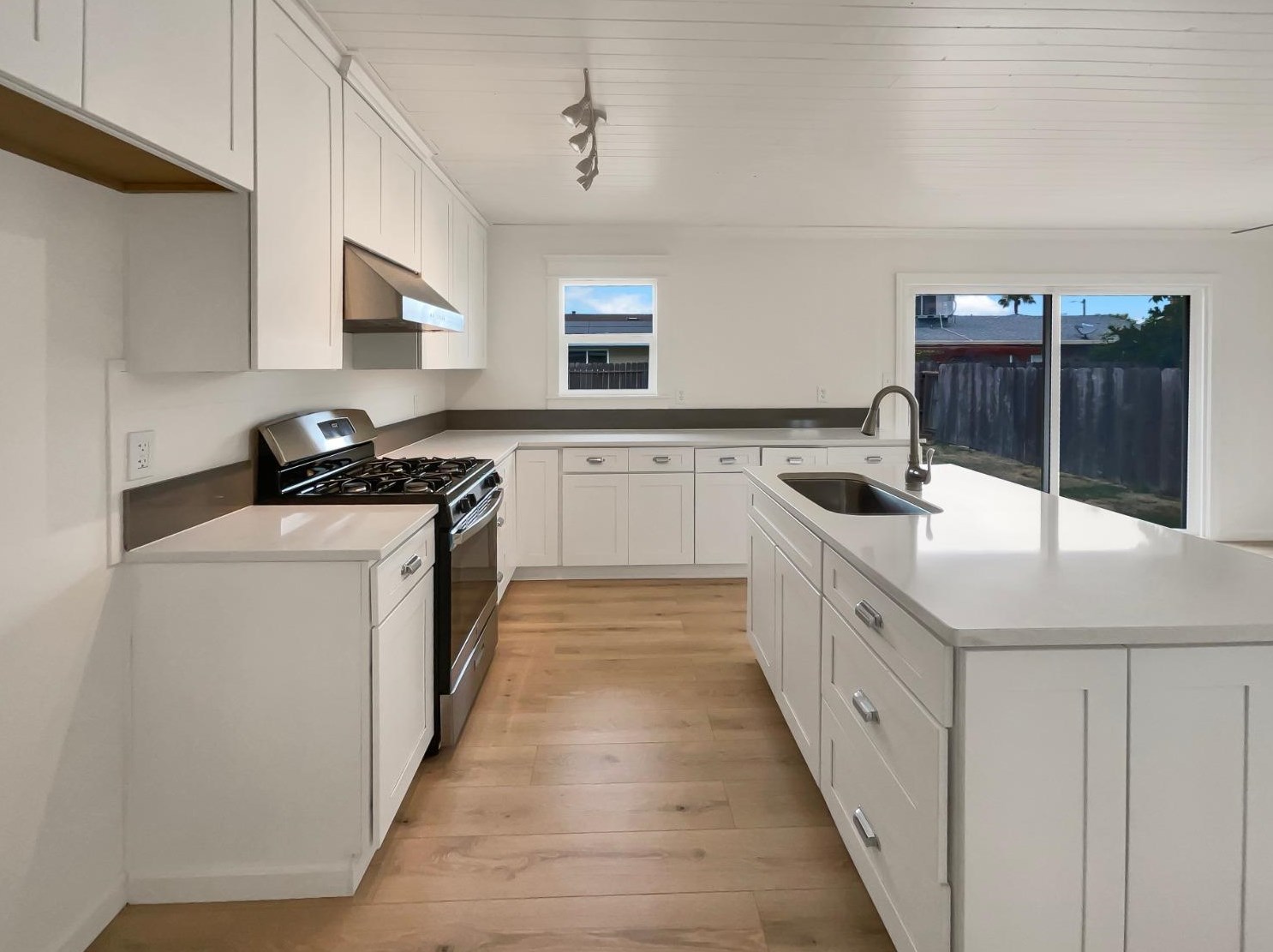1542 Clark Ave, Yuba City, CA 95991