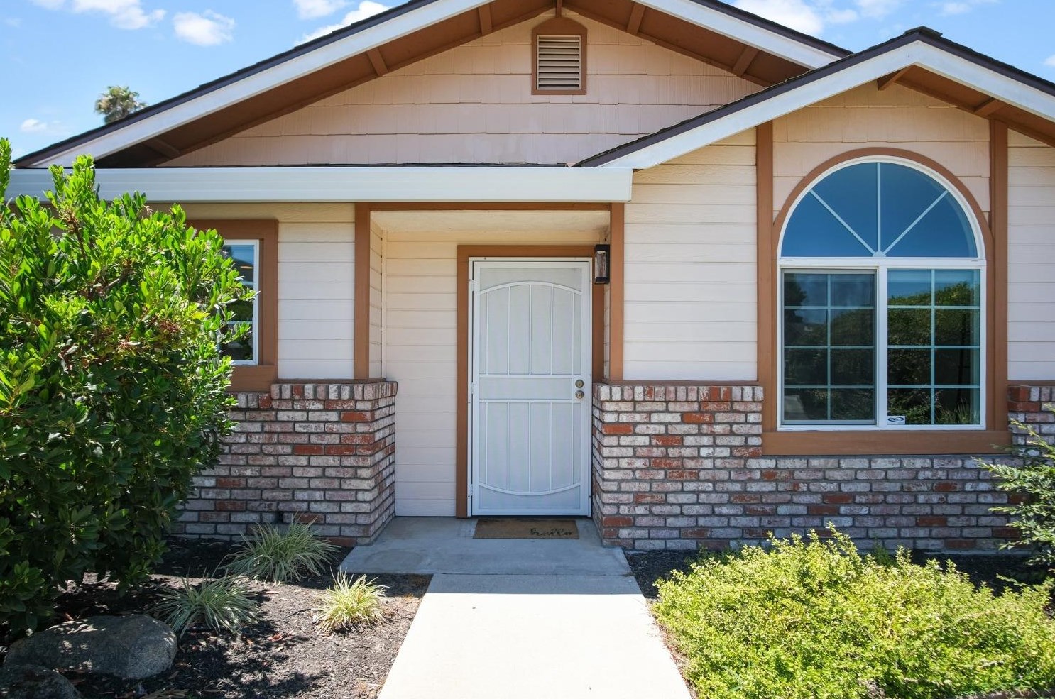 2425 Oxford Ave, Turlock, CA 95382