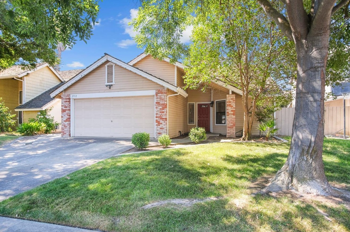2532 Woodvale Dr, Modesto, CA 95355