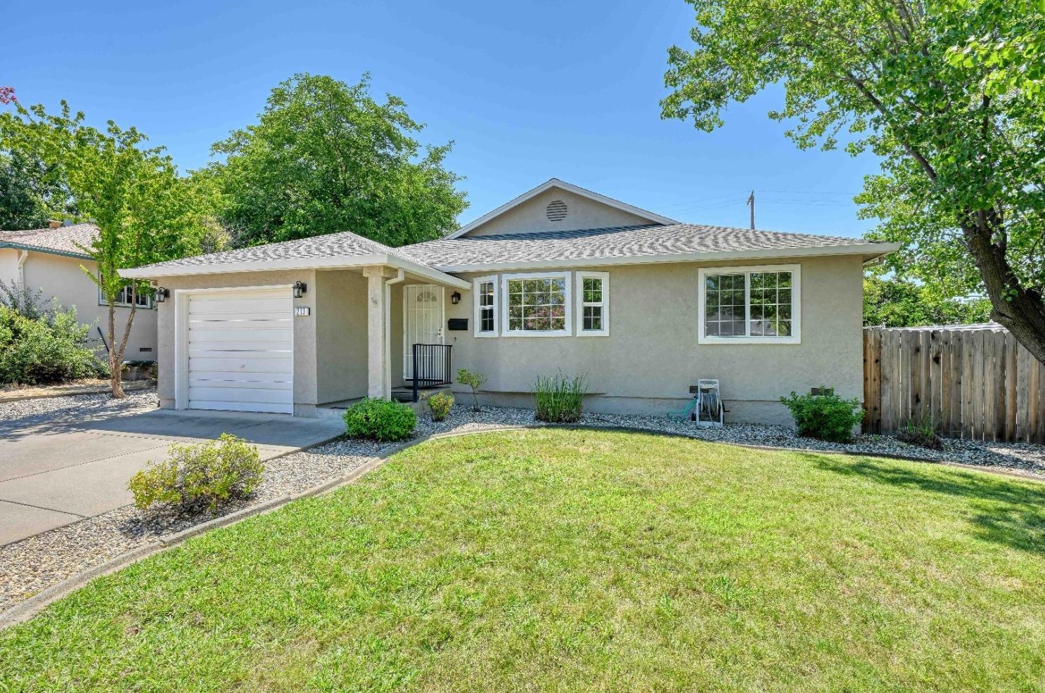 213 Price Way, Folsom, CA 95630