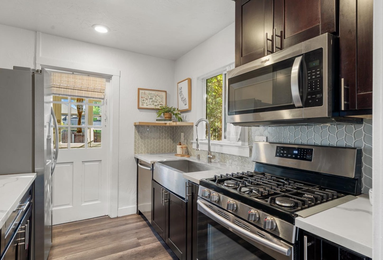 3042 7th Ave, Sacramento CA  95817-3267 exterior
