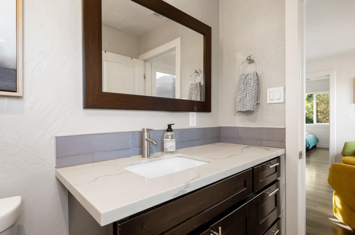 3042 7th Ave, Sacramento CA  95817-3267 exterior
