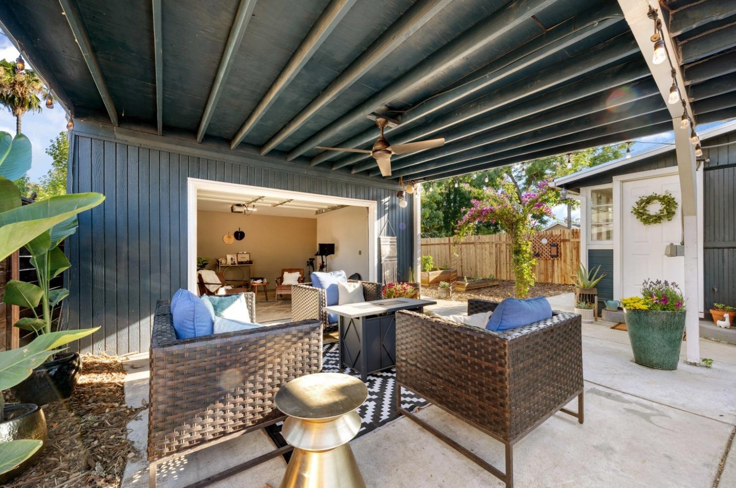 3042 7th Ave, Sacramento CA  95817-3267 exterior