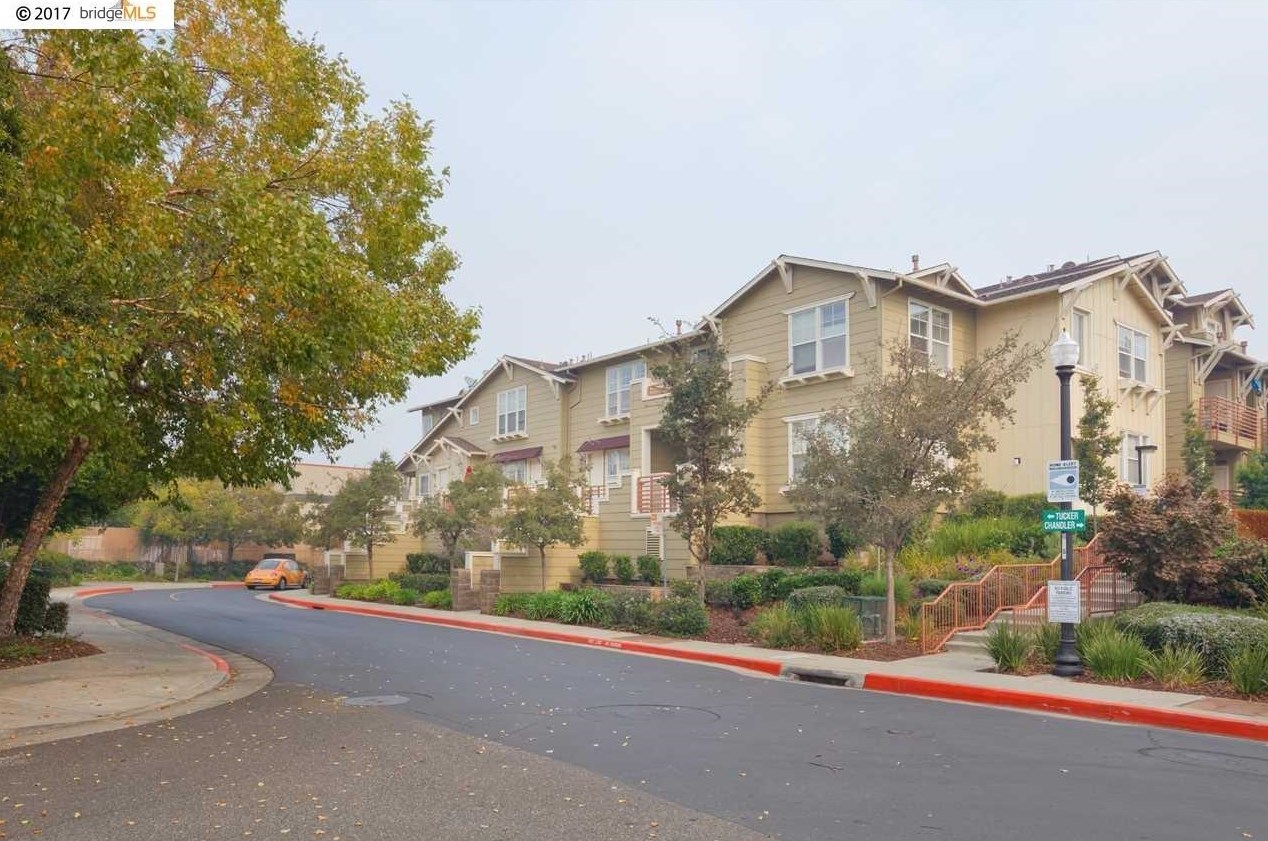 1515 Chandler St, Oakland, CA 94603-3874