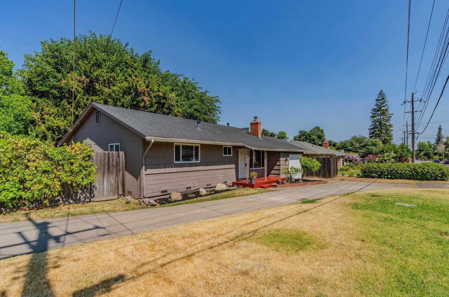 3105 Garfield Ave, Carmichael, CA 95608-3708