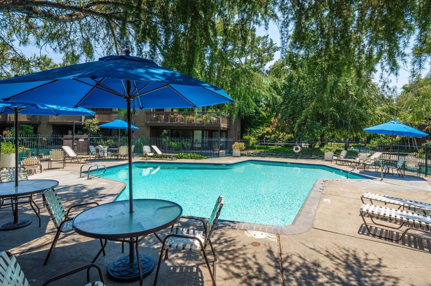2430 Larkspur Ln, Sacramento CA  95825-4132 exterior