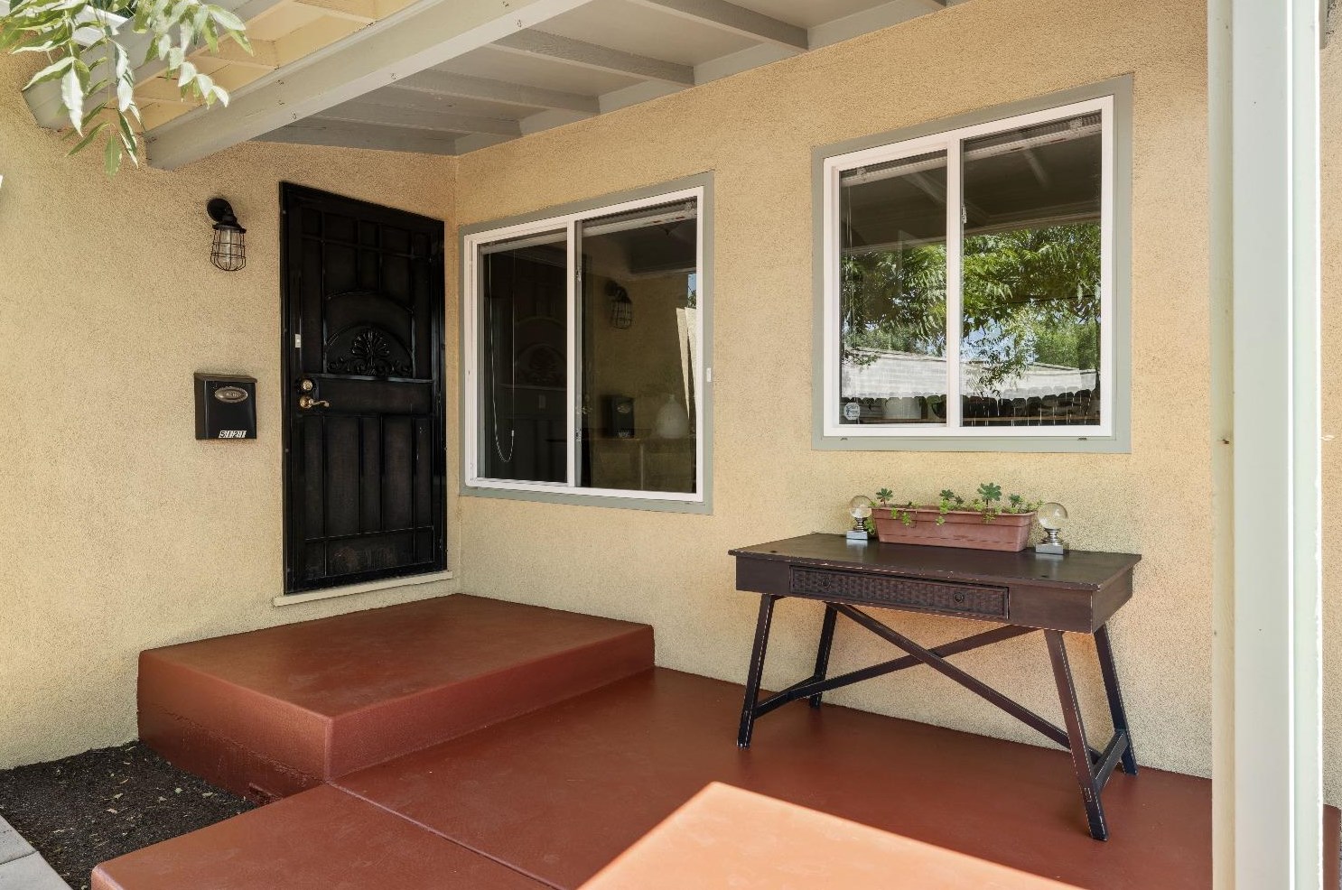 5121 25th St, Sacramento, CA 95822-2218