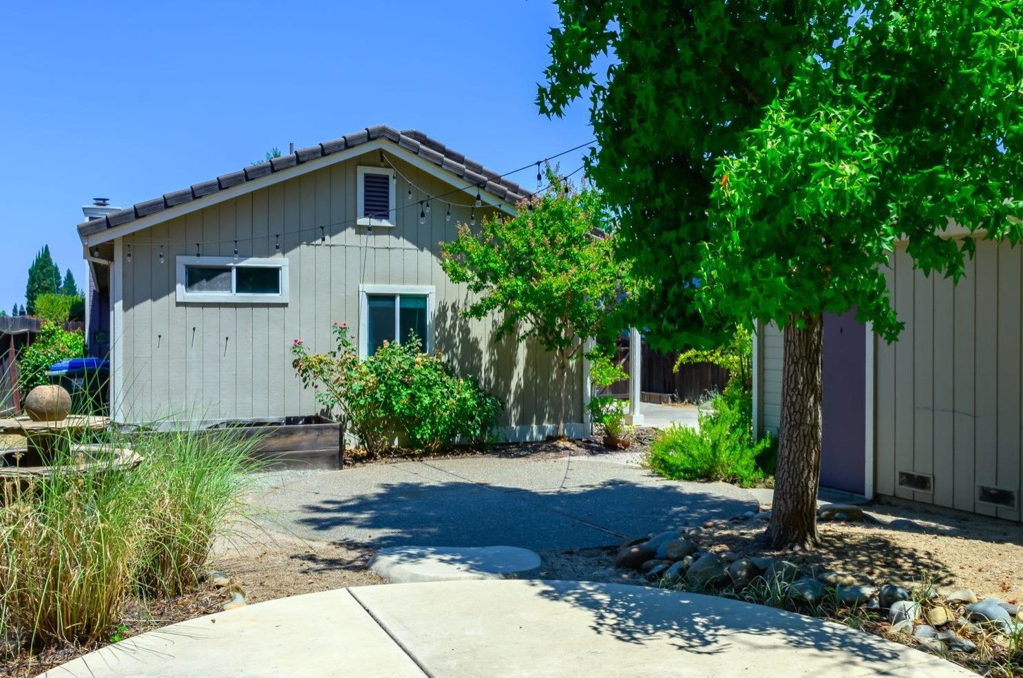 344 Parker Dr, Folsom CA  95630-7928 exterior