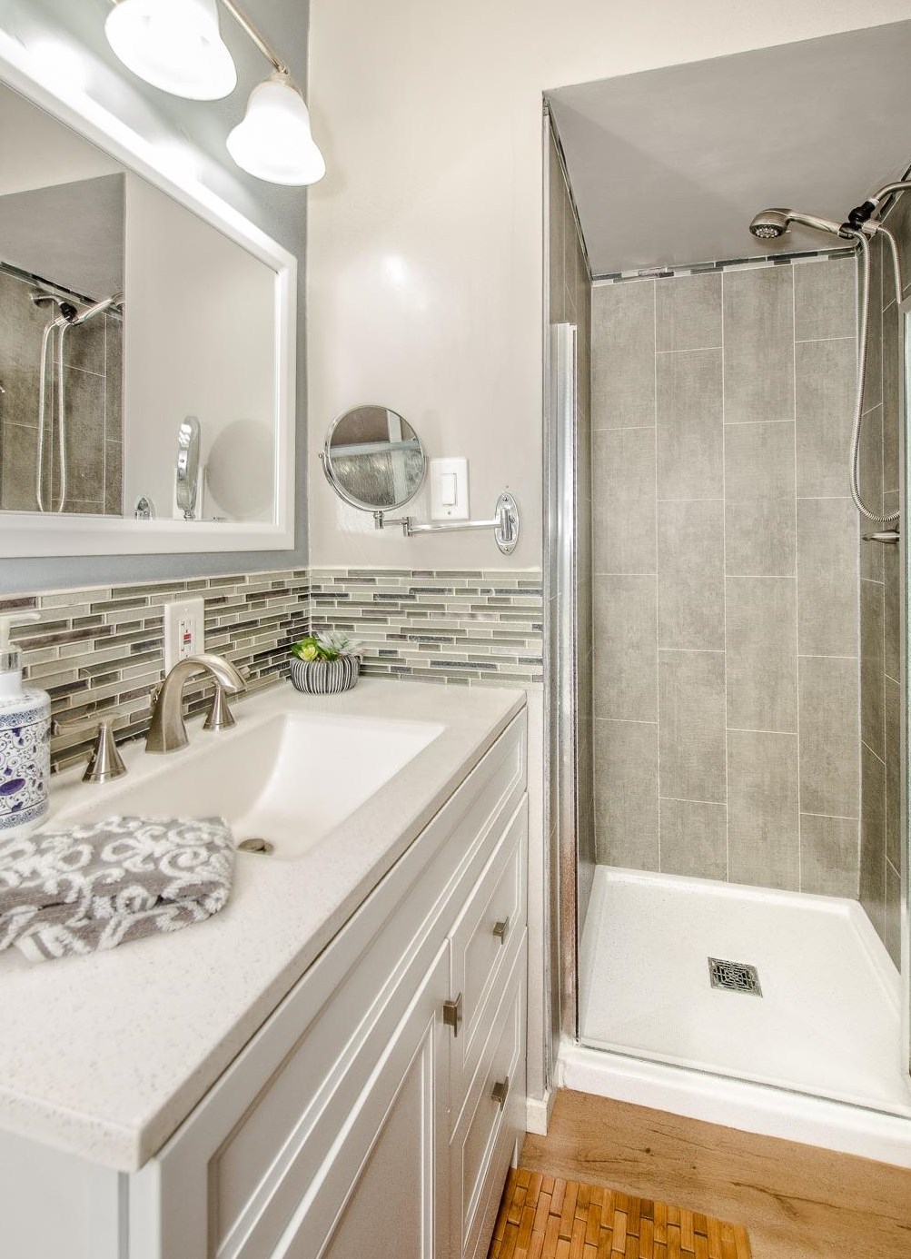 726 Gibson Rd, Woodland CA  95695-4847 exterior