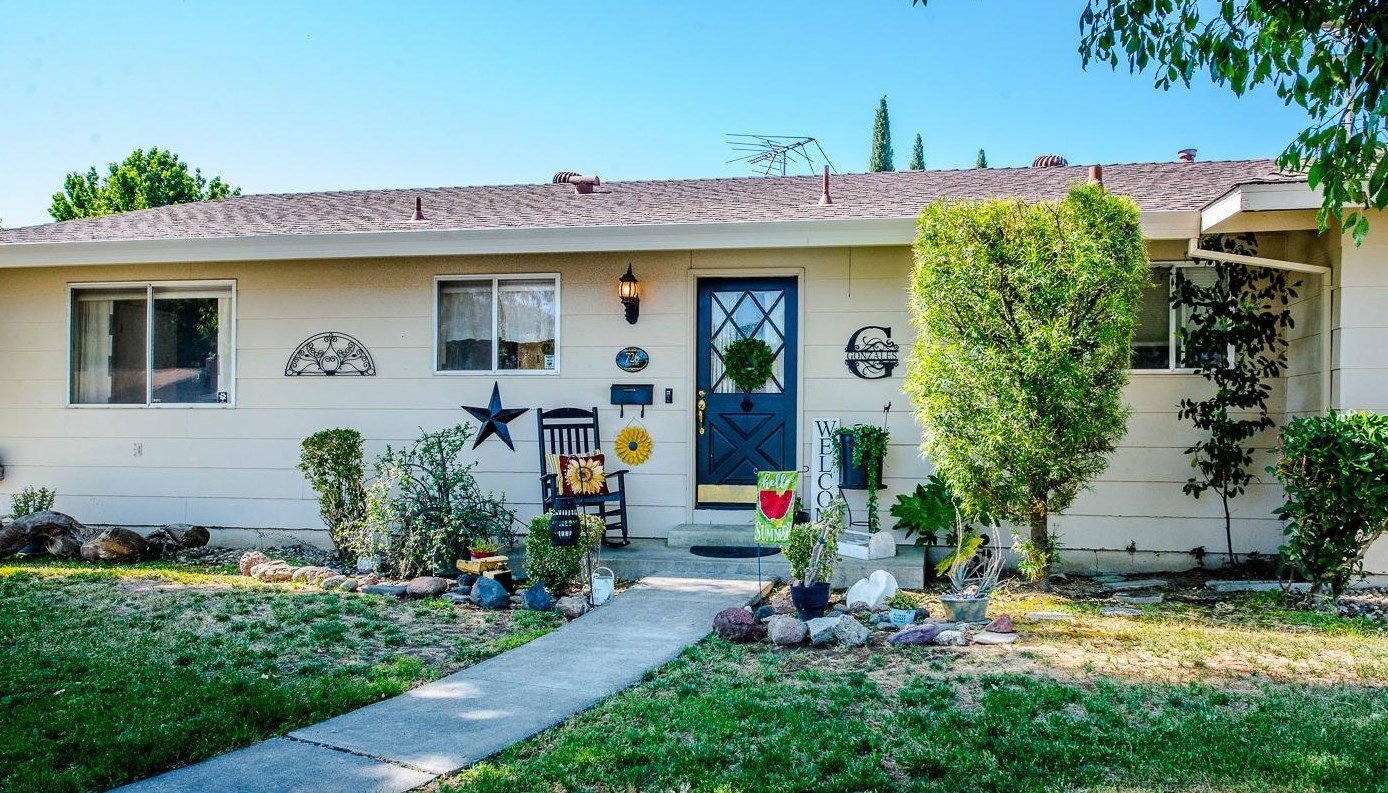 726 Gibson Rd, Woodland CA  95695-4847 exterior