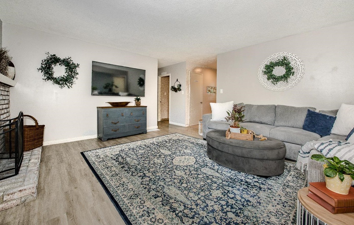 726 Gibson Rd, Woodland CA  95695-4847 exterior