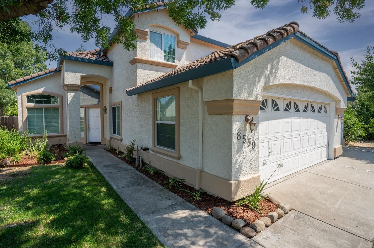 8559 Summer Knoll Way, Elk Grove, CA 95624