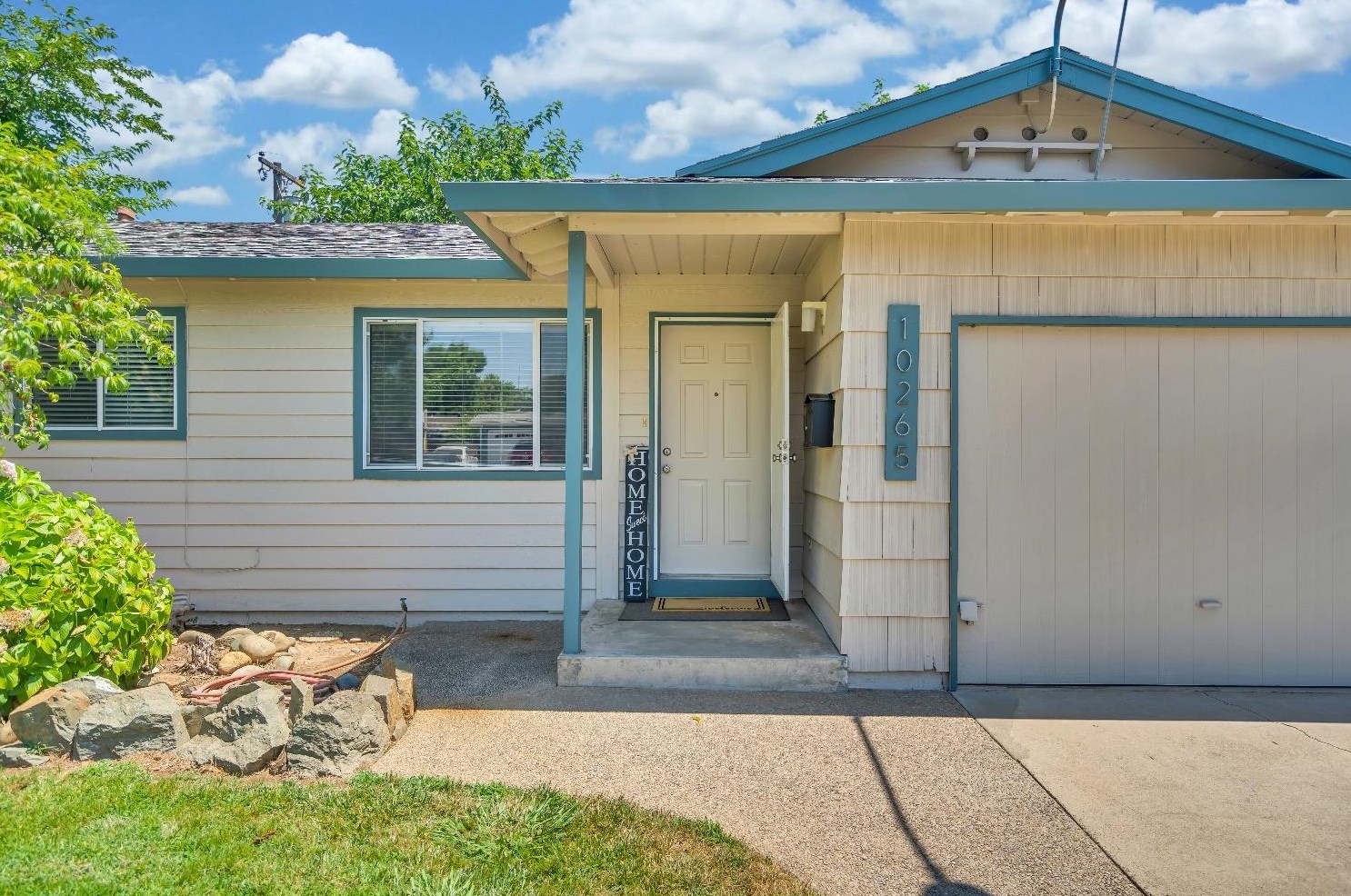 10265 Los Palos Dr, Rancho Cordova, CA 95670