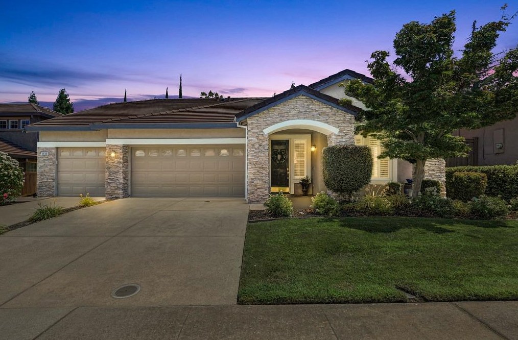 1180 Burwick Ln, Folsom, CA 95630