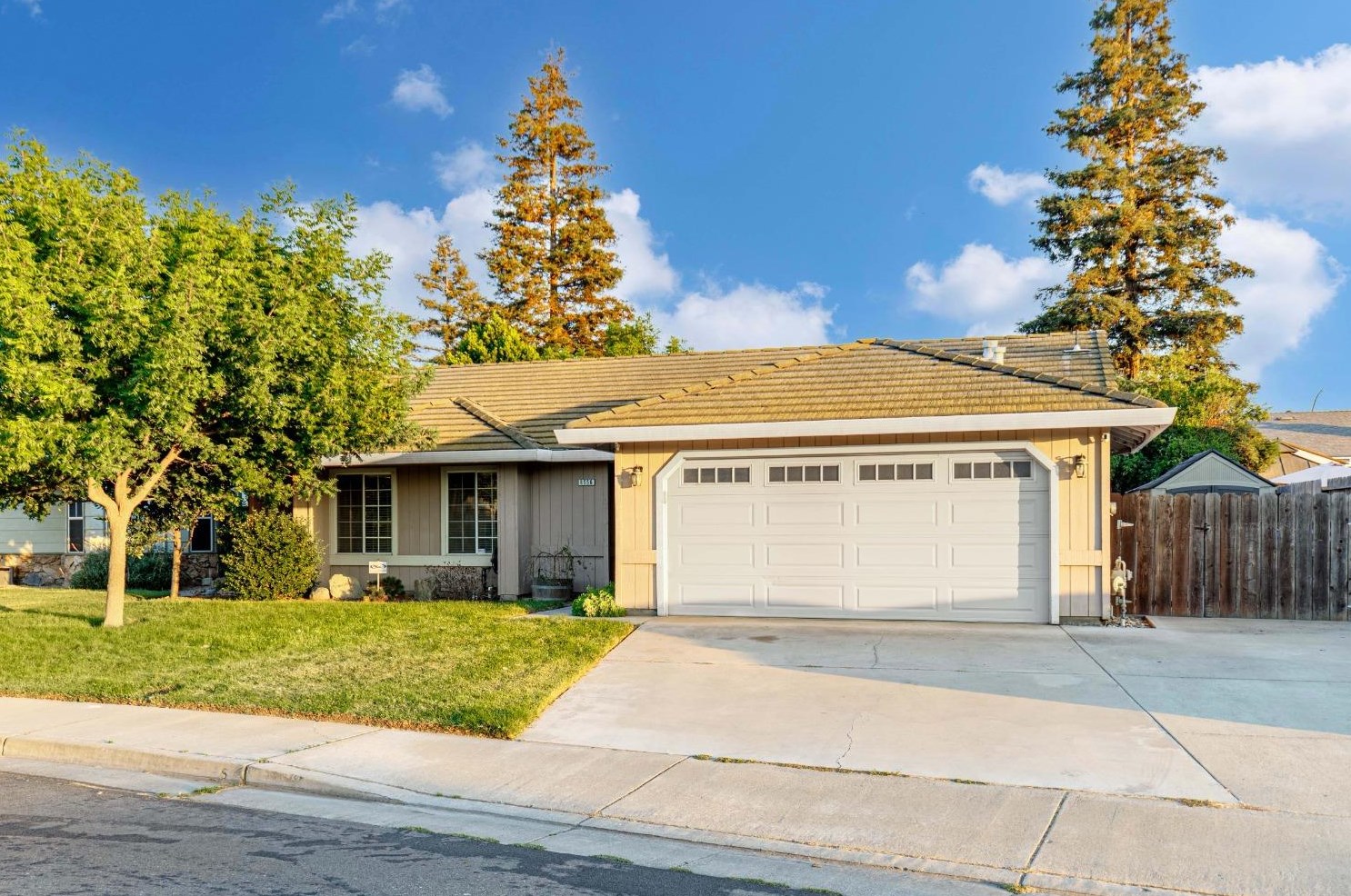 8556 Peacock Way, Hilmar, CA 95324
