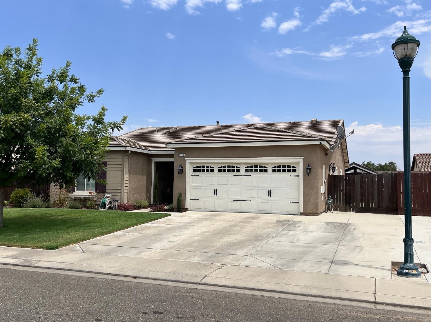1910 Paul St, Hughson, CA 95326