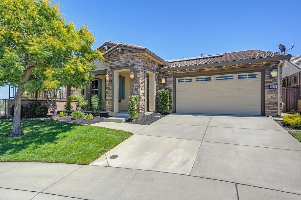 2043 Camp Whitney Cir, Rocklin, CA 95765-5452