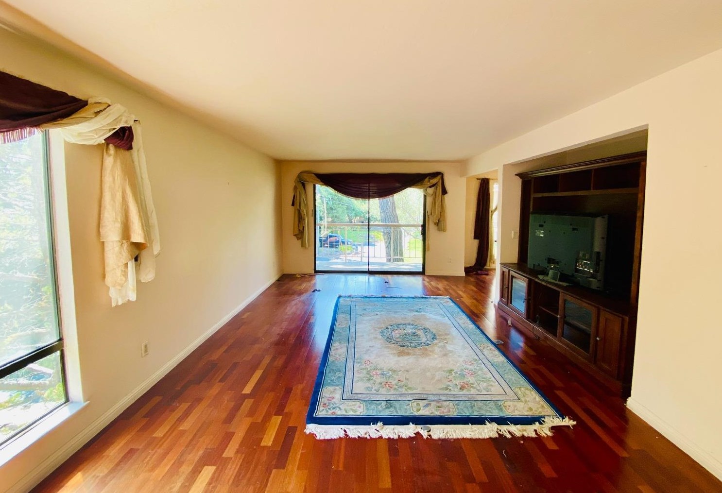 330 Civic Dr, Walnut Creek CA  94596-3666 exterior