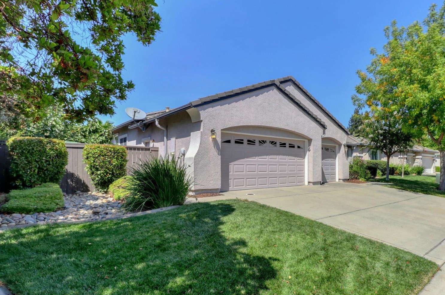 2609 Emerald Bay Ln, Elk Grove, CA 95758