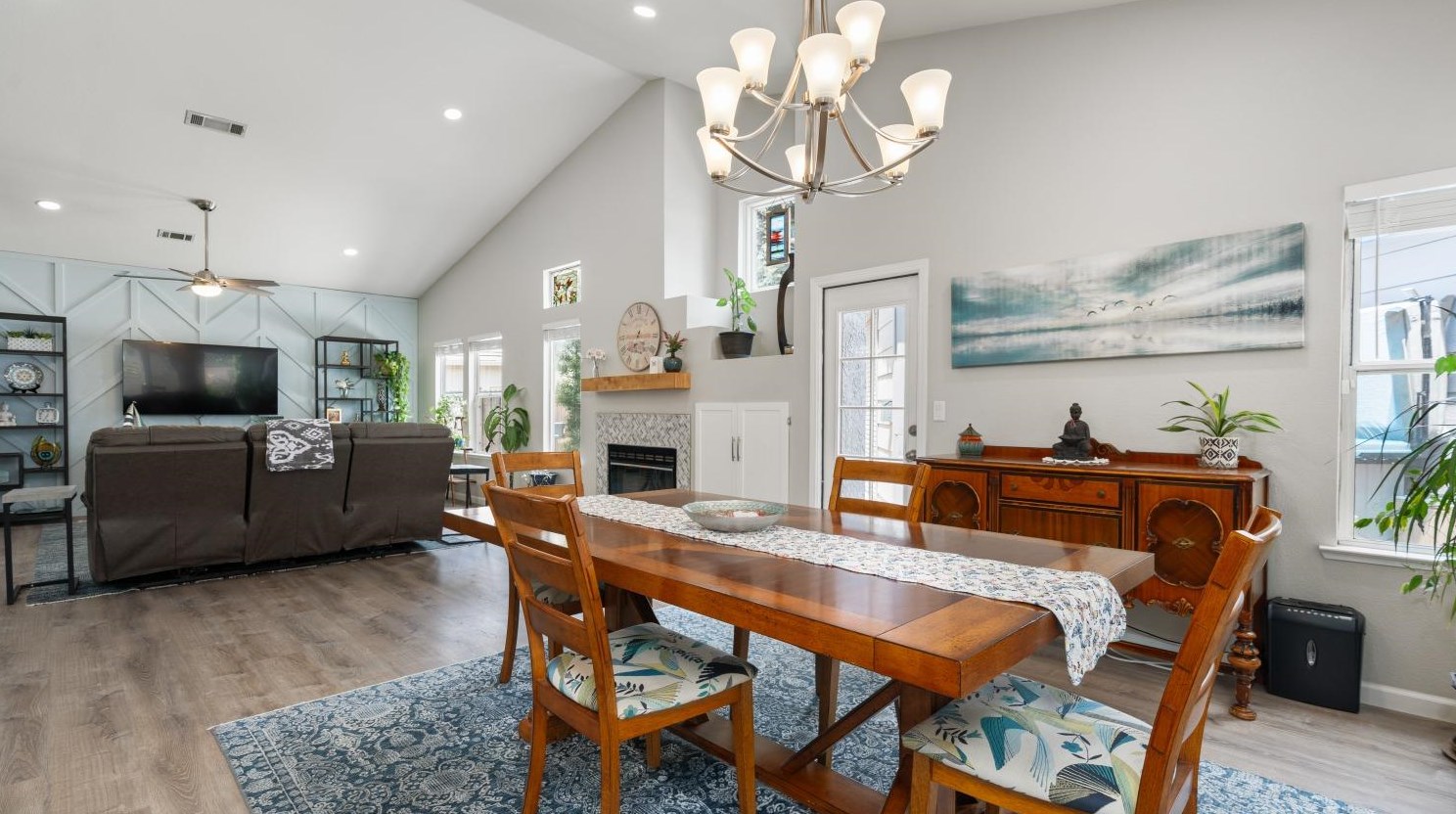 9271 Caulfield Dr, Elk Grove, CA 95758