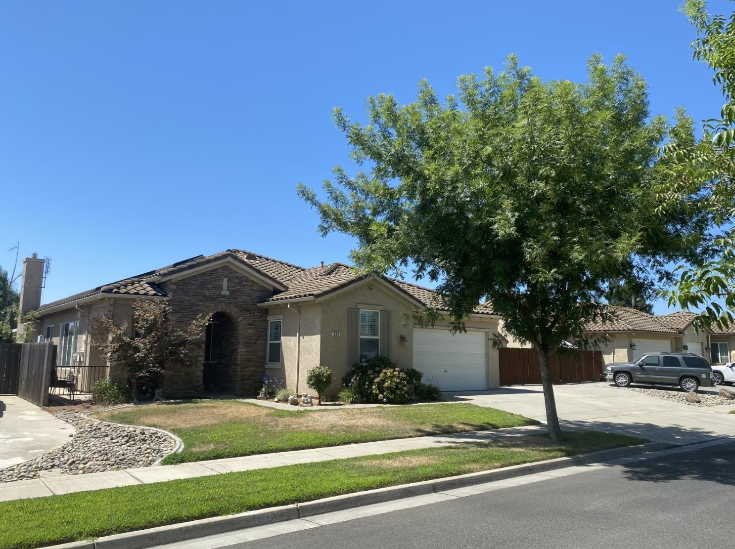 391 Farinelli Pkwy, Escalon, CA 95320