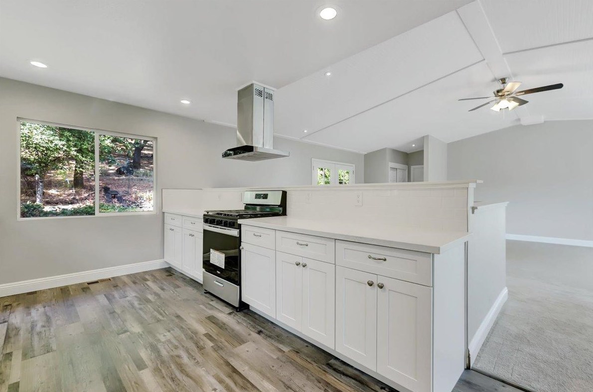 12818 Roadrunner Dr, Lake Wildwood, CA 95946
